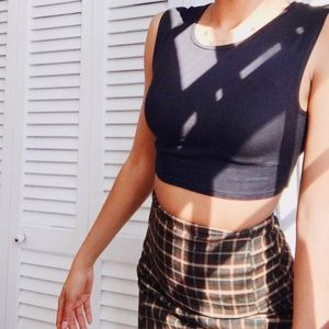 BLACK CROP TOP
